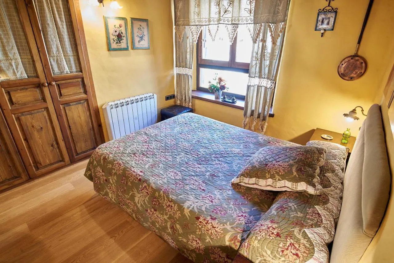 Apartamentos Solsalient Vilach  0*,  España
